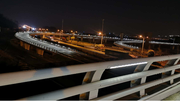 百视特照明LED护栏灯在城市道路立交桥照明的优势